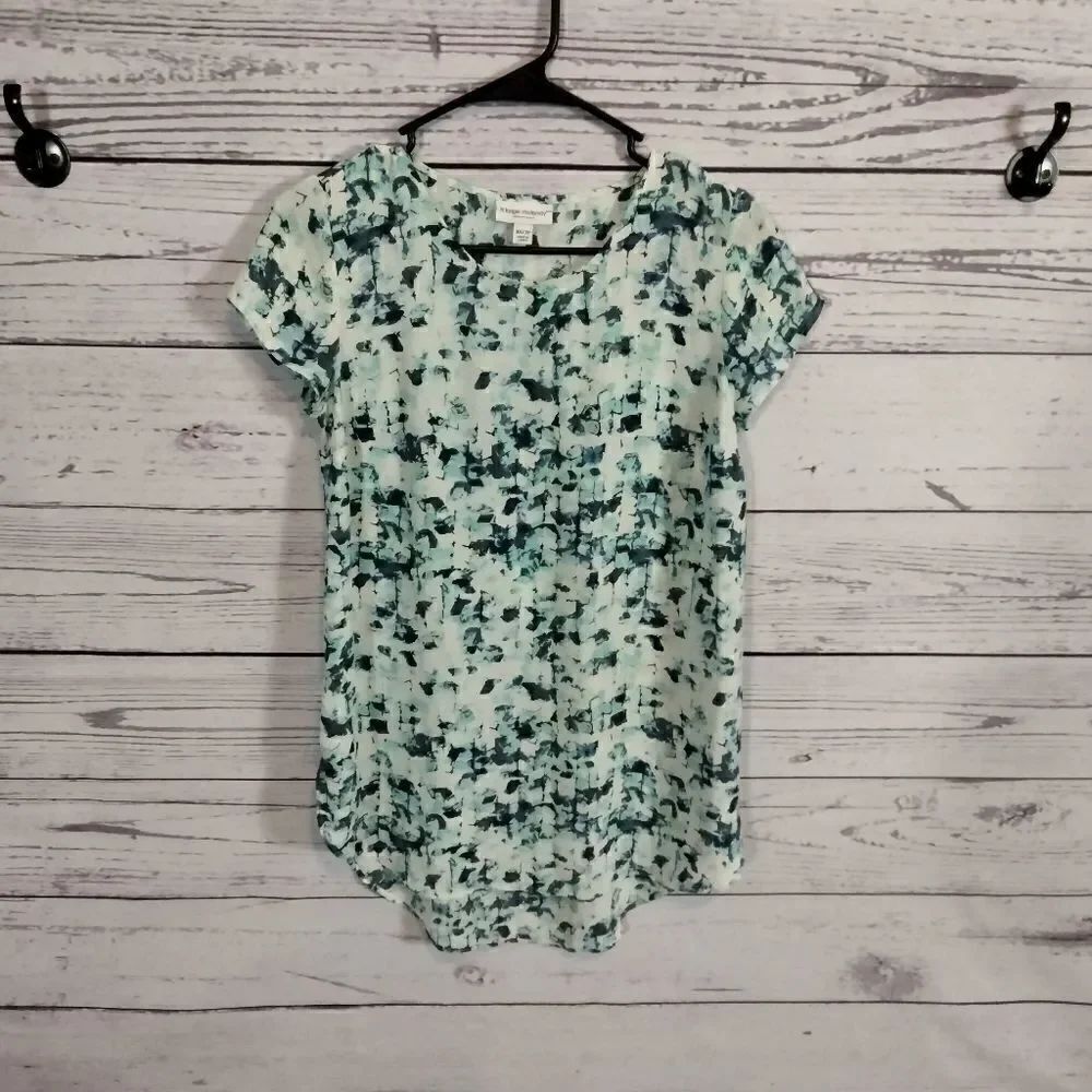 " Liz Lange maternity" woman's maternity blouse